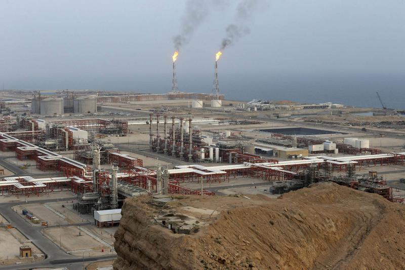 انفجارات تهز عسلوية الإيرانية.. وتل أبيب تعلن قصف الأكبر