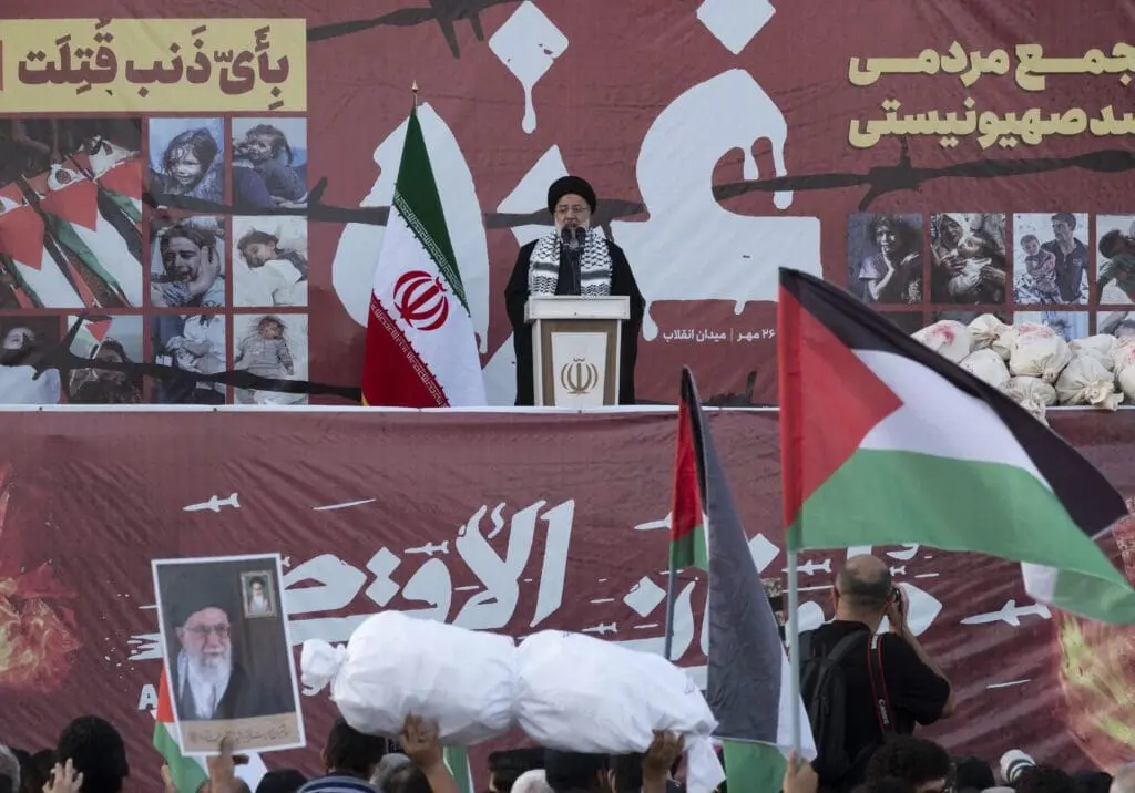 إيران تحت المجهر: تصعيد إقليمي يكشف عن "تناقضات" استراتيجية