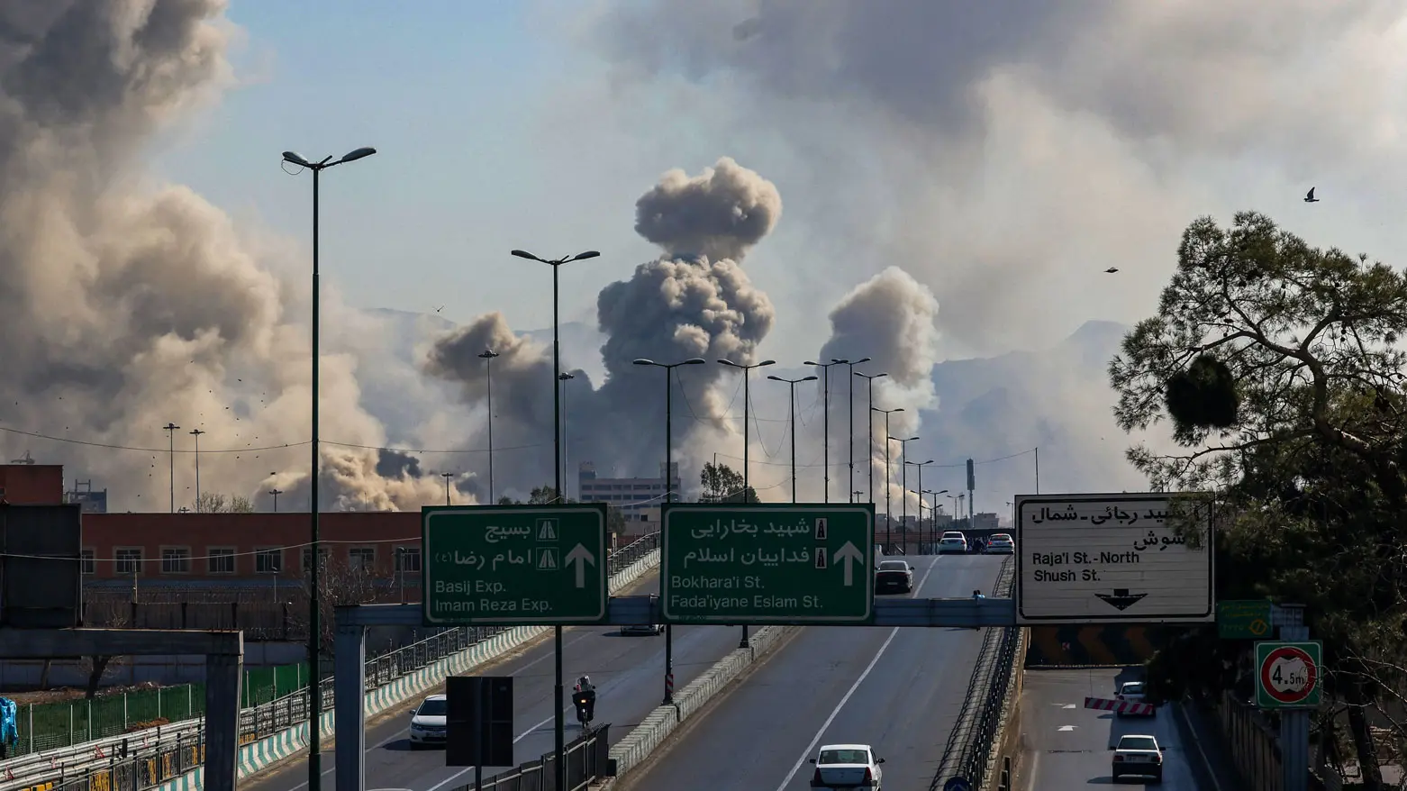 إيران تنفي وصول وفدها لإسلام أباد وسط تكهنات بمحادثات أمريكية