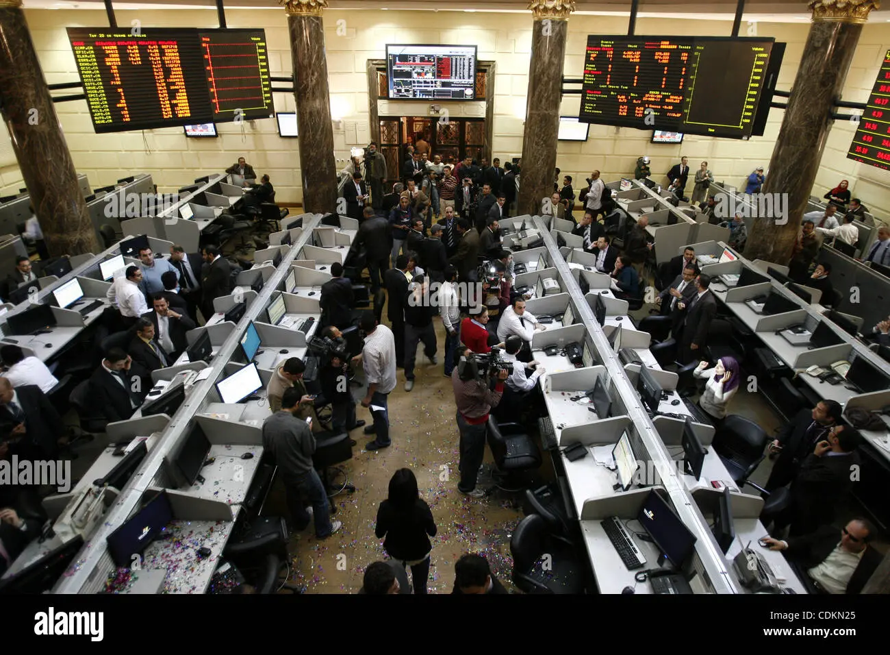 أسعار العملات اليوم الثلاثاء 17 مارس 2026: الدولار يستقر وسط ترقب لبيانات اقتصادية جديدة
