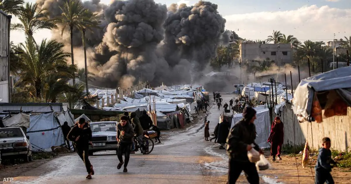 غزة تشهد جمعة دامية: 10 قتلى بينهم شرطيان بنيران إسرائيلية
