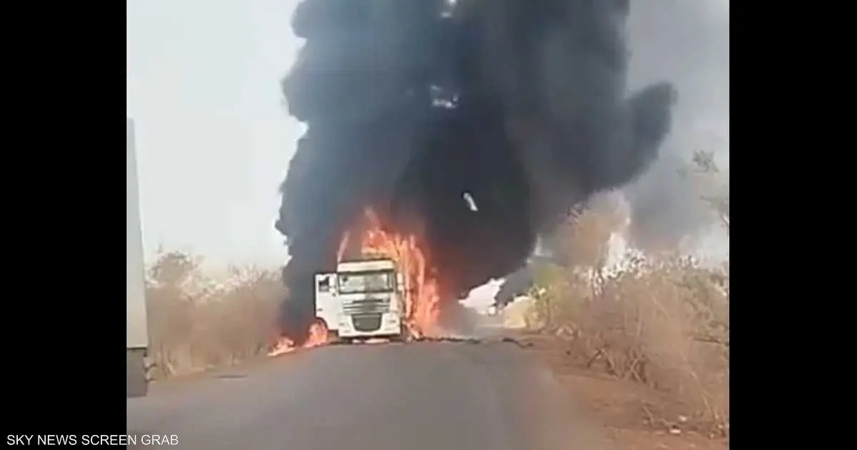 هجوم غامض على شاحنات مغربية في مالي يجدد مخاوف "حرب القوافل"