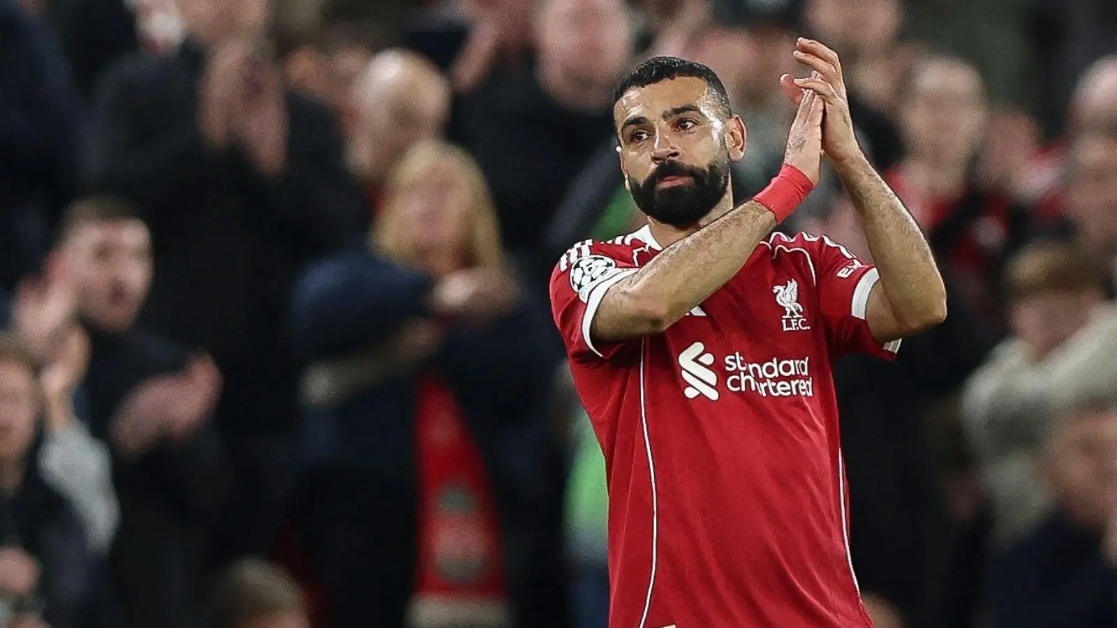 مستقبل محمد صلاح: الفرعون يُلهب سوق الانتقالات: محمد صلاح يترقب مصيره وسط ترقب سعودي وعالمي