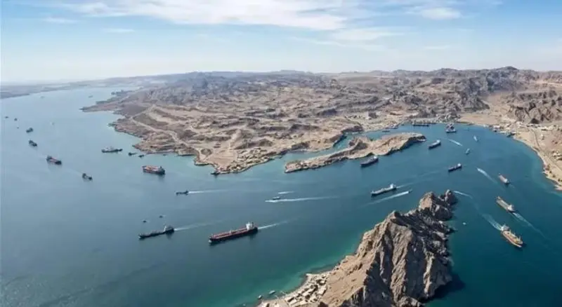 واشنطن تستعين بالروبوتات لتطهير هرمز من "ألغام إيران"