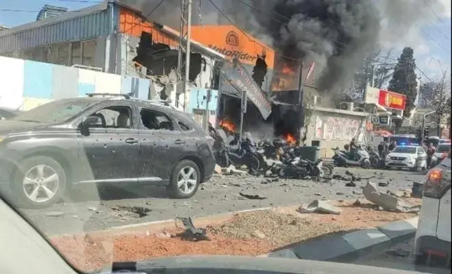 تل أبيب تحت القصف: انفجارات تهز المدينة بعد إطلاق صواريخ إيرانية