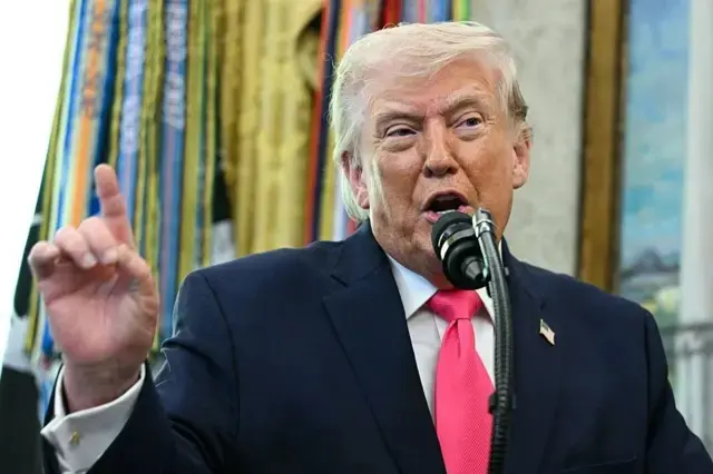 تل أبيب تستبعد هدنة مع طهران: التوتر الإقليمي يبلغ ذروته قبل مهلة الثلاثاء