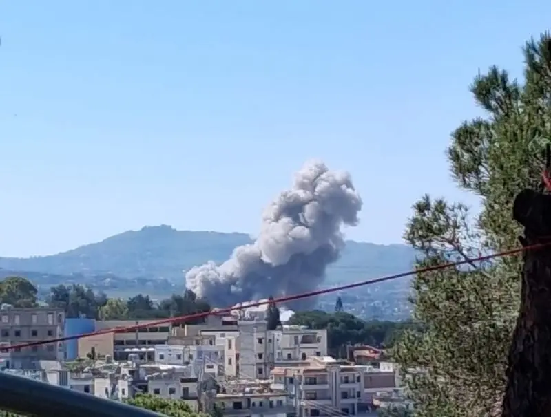 تصعيد دموي: 12 قتيلاً بغارات إسرائيلية مكثفة على جنوب لبنان