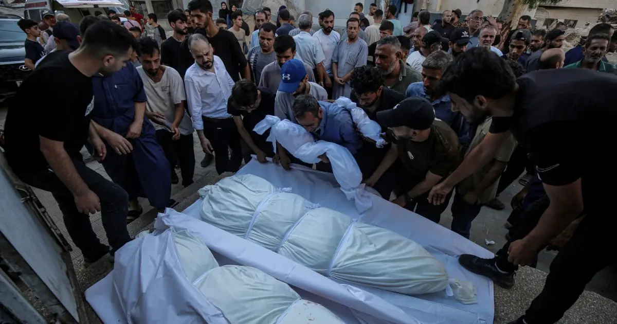 تصعيد جديد: قصف إسرائيلي يوقع قتلى وجرحى جنوب شرق غزة فجر الإثنين