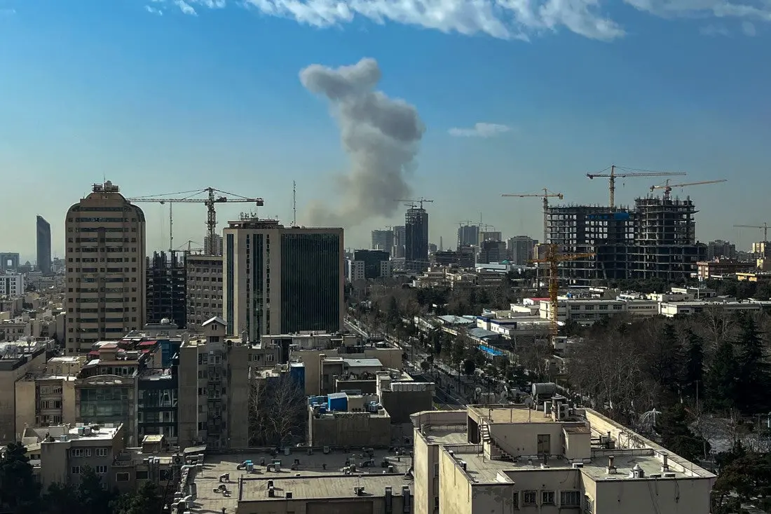 تصعيد غير مسبوق: ضربات أميركية إسرائيلية تطال منشآت حيوية بإيران