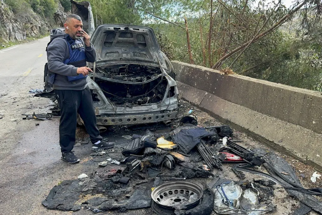 تصعيد خطير: قتلى وجرحى بهجمات إسرائيلية على لبنان بينهم إعلاميون
