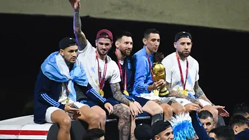 رئيس الأرجنتين يفتح النار على لاعبي المنتخب لهذا السبب