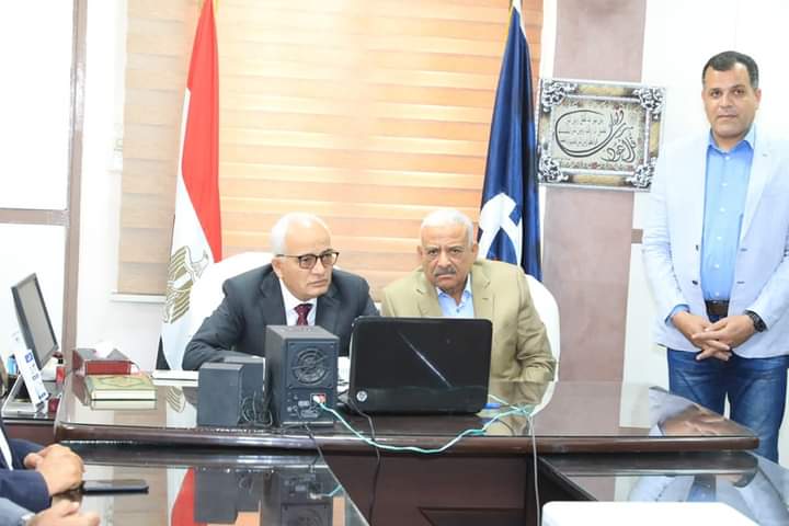 وزير التعليم فاجأ السويس وتابع امتحانات الثانوية بالفيديو كونفرانس 