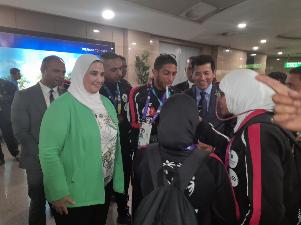 القباج تستقبل أبطال بعثة الأولمبياد الخاص بمطار القاهرة عقب عودتهم من برلين
