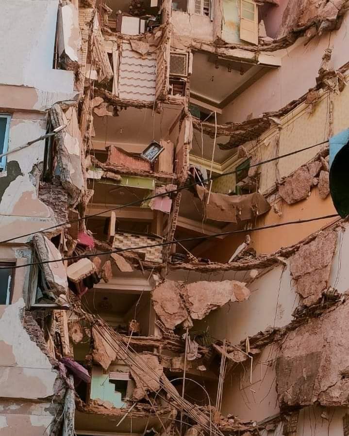 بوسى شاهد عيان على كارثة عقار الإسكندرية المنهار