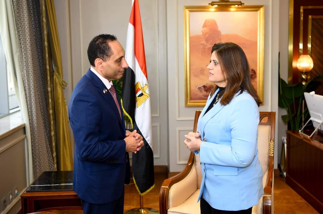 وزيرة الهجرة تبحث مع رئيس المجلس الطبى بولاية تكساس إدماج الأطباء المصريين بالخارج في المنظومة الطبية