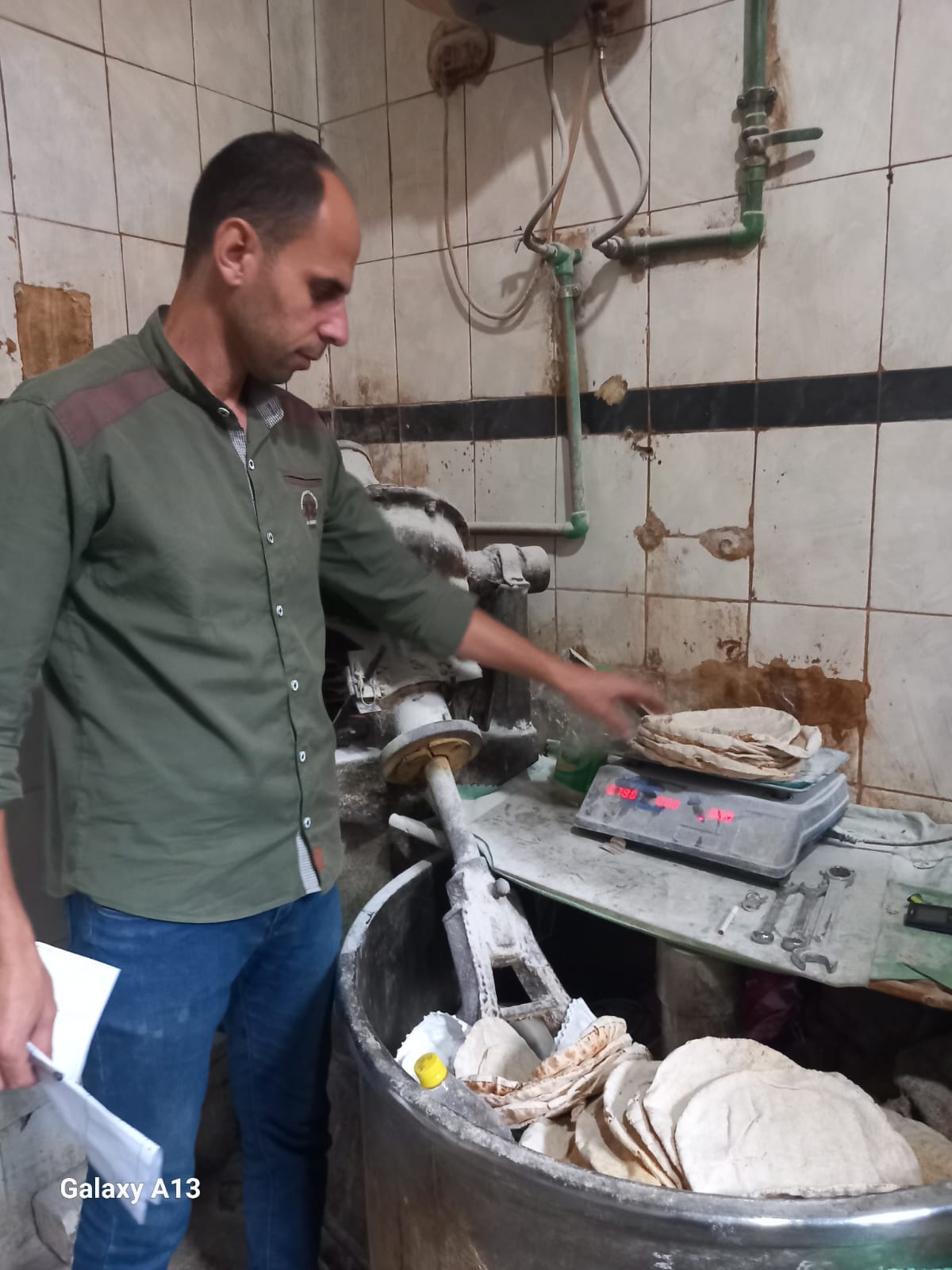حملات تموينية على المخابز والأسواق بكوم حمادة والدلنجات