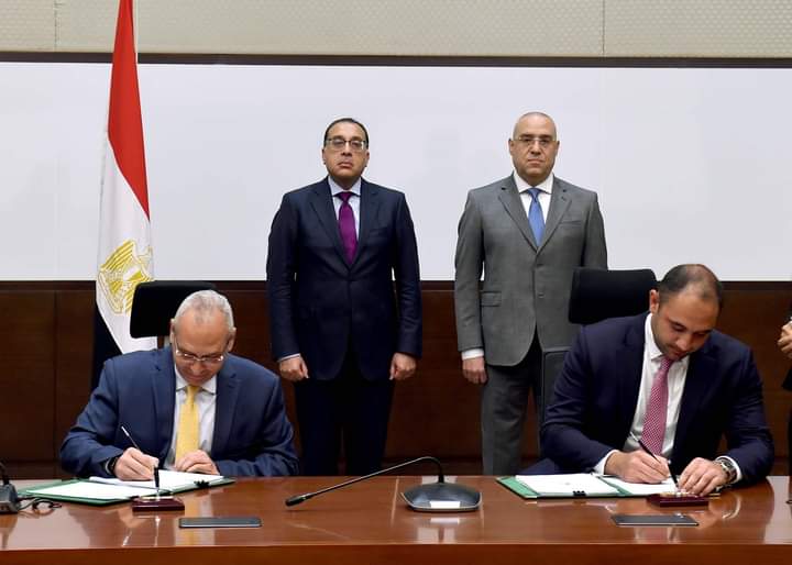 مدبولى يشهد توقيع عقدى شراكة لإدارة وتشغيل فندقين جديدين فى "مثلث ماسبيرو" و"سور مجرى العيون"