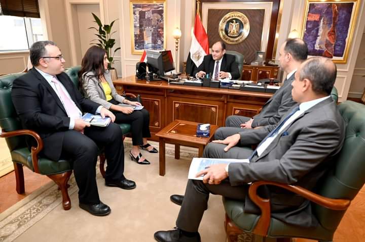وزير التجارة والصناعة يلتقي وفد شركة هيات إيجيبت التركية للمنتجات الصحية