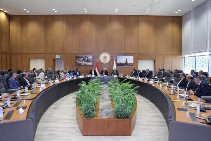 وزير التعليم العالي يرأس اجتماع الأعلى للمستشفيات الجامعية