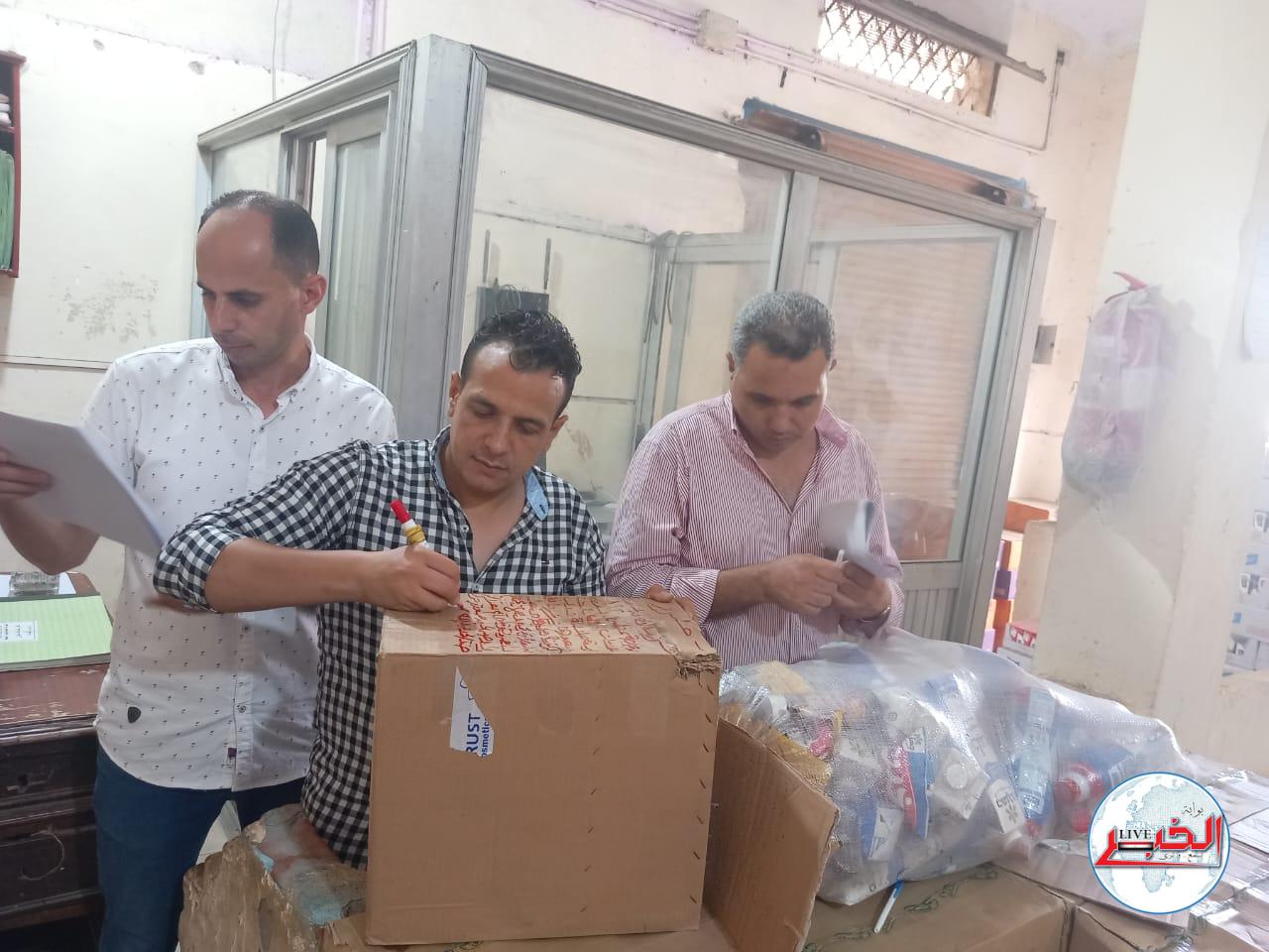 30 طن أعلاف مغشوشة داخل مصنع بدون ترخيص بأبوحمص
