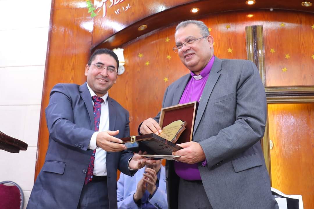 رئيس الطائفة الإنجيلية بمصر في زيارة رعوية لصعيد مصر 