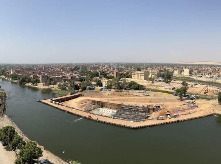 وزير الرى يتابع الموقف التنفيذى لقناطر ديروط الجديدة