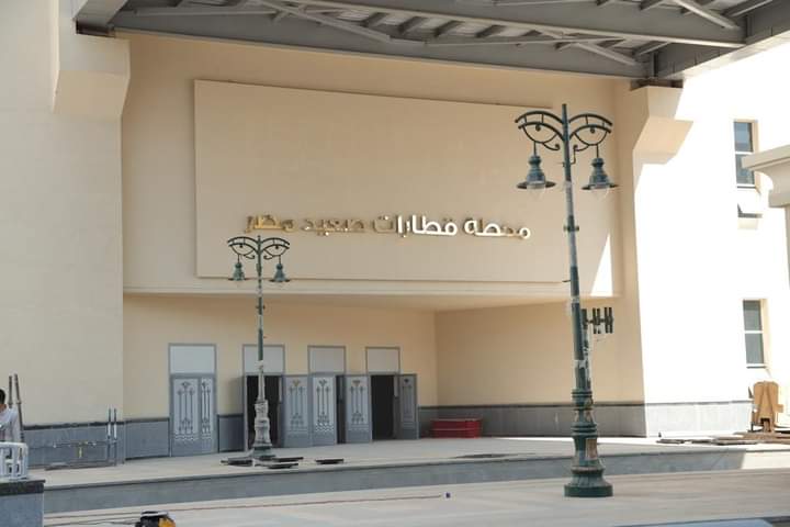 وزير النقل ووفد برلمانى يتفقدون محطة سكك حديد صعيد مصر 