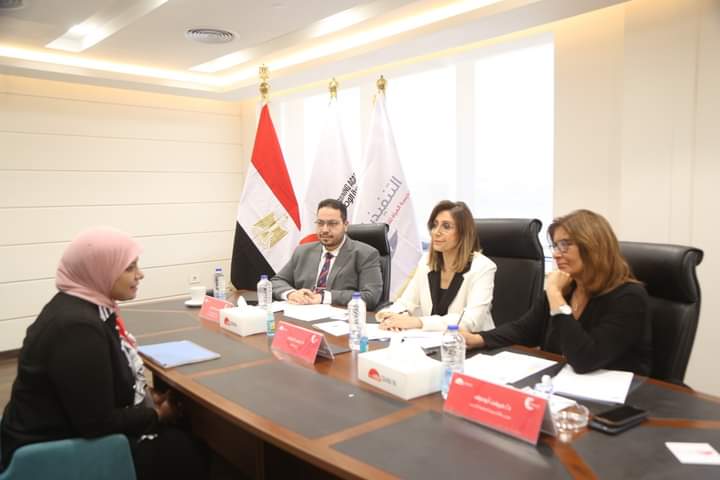 وزيرة الثقافة تترأس لجنة اختيار برنامج "المرأة تقود للتنفيذيات"