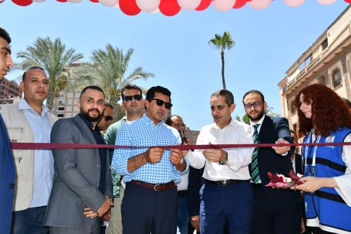 وزير الشباب ومحافظ الغربية يكرمان الفرق الرياضية ببلدية المحلة