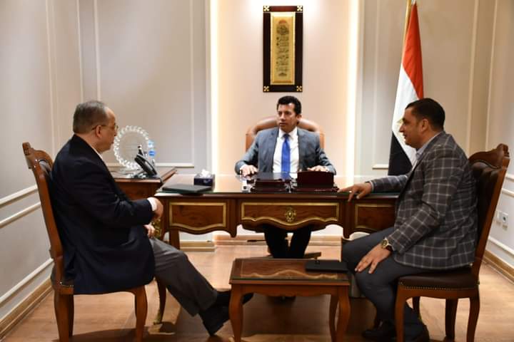 وزير الرياضة يبحث مع رئيس اللجنة البارالمبية استضافة مصر بطولة العالم لرفع الأثقال