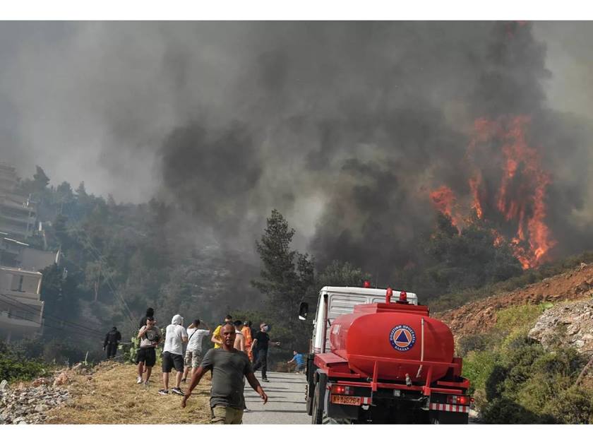 الجزائر تزداد اشتعالاً .. وارتفاع عدد الوفيات بسبب الحرائق إلى 48 شخصاً