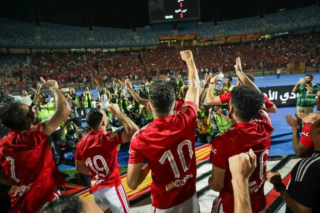 الأهلى.. تسلم درع الدورى