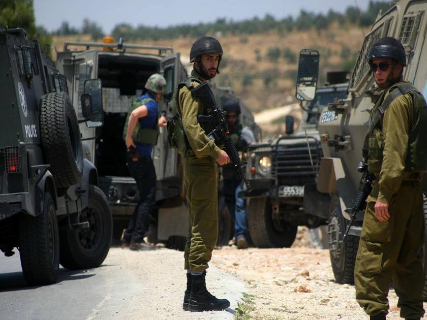 الاحتلال الإسرائيلي .. يعتقل أربعة شبان فلسطينيين في الضفة الغربية