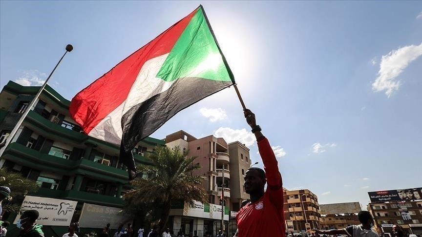 الرئيس يطالب السودانيين بإعلاء مصلحة بلادهم والحفاظ على وحدتها