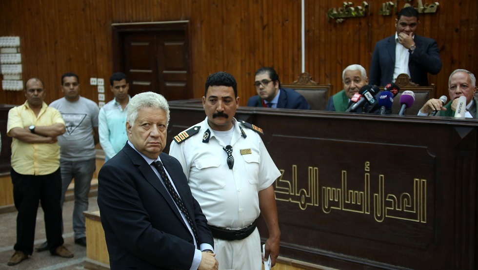 مرتضى منصور أمام النيابة في قضية بيع أراضي الزمالك