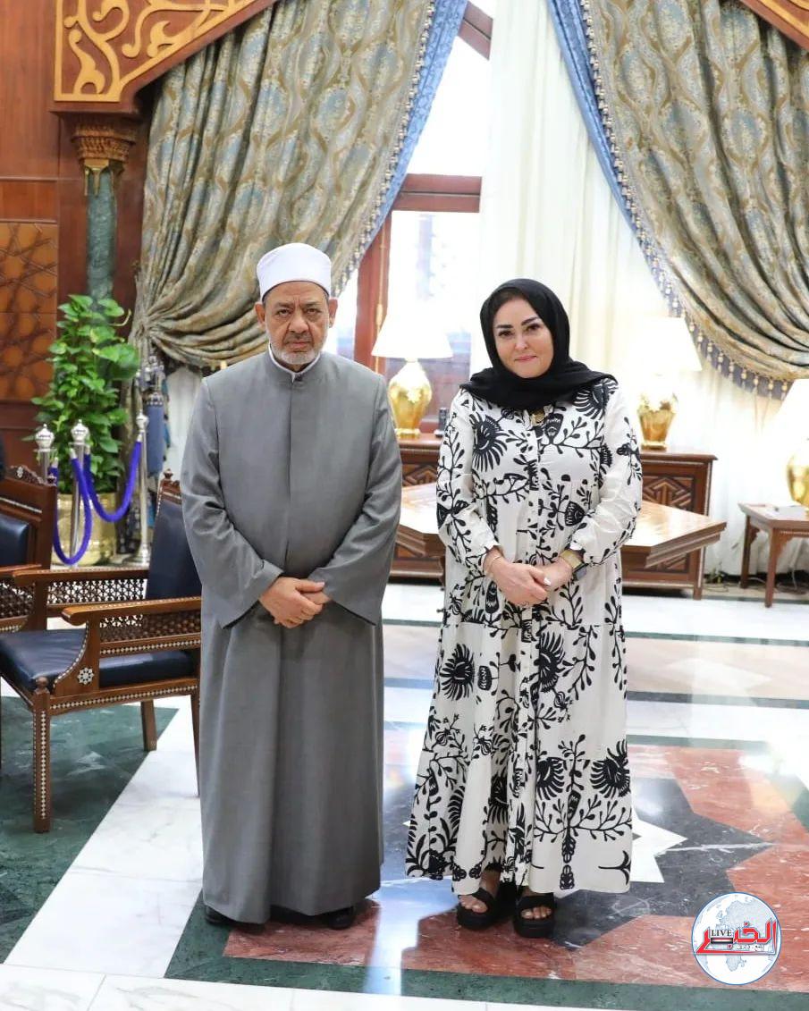 أول تعليق من الفنانة نهال عنبر بعد لقاء الدكتور أحمد الطيب شيخ الأزهر
