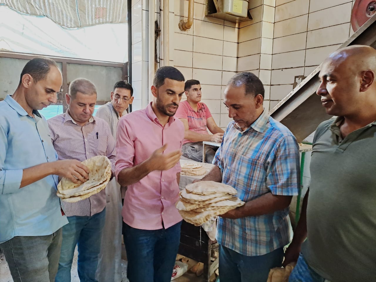 حملات تموينية بمراكز الدلنجات وإيتاى البارود وكفر الدوار