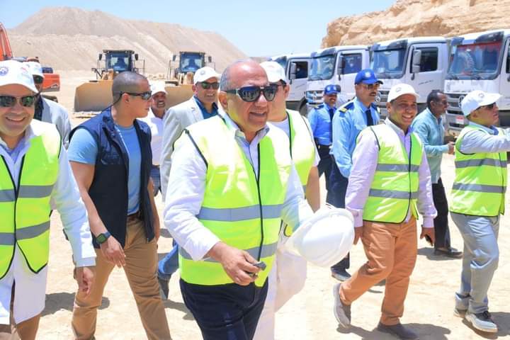 وزير قطاع الأعمال العام تفقد النصر للتعدين بأسوان