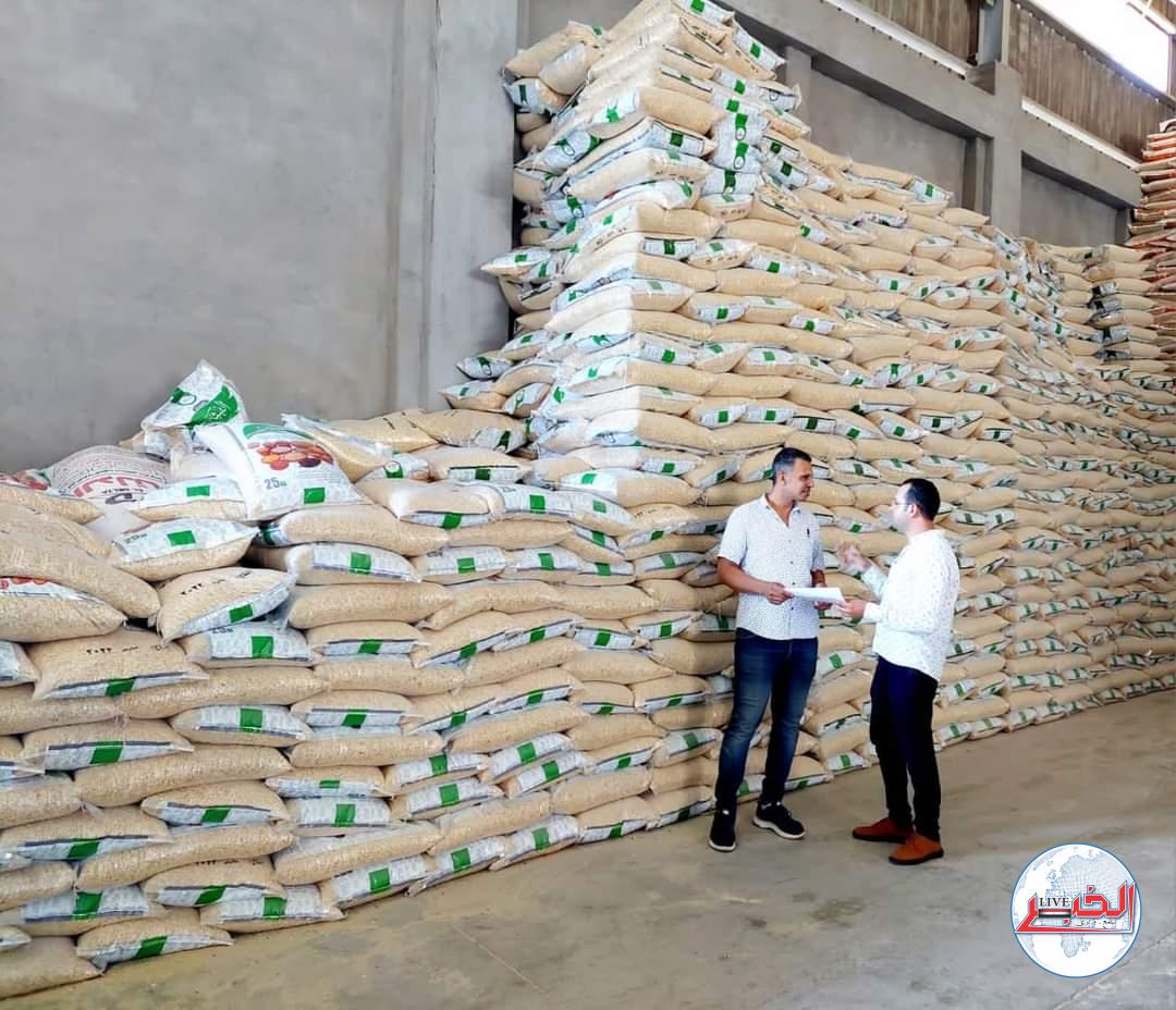 ضبط مصنع غير مرخص يقوم بتعبئه الحبوب 