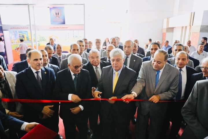 افتتاح معرض أخبار اليوم التعليمى