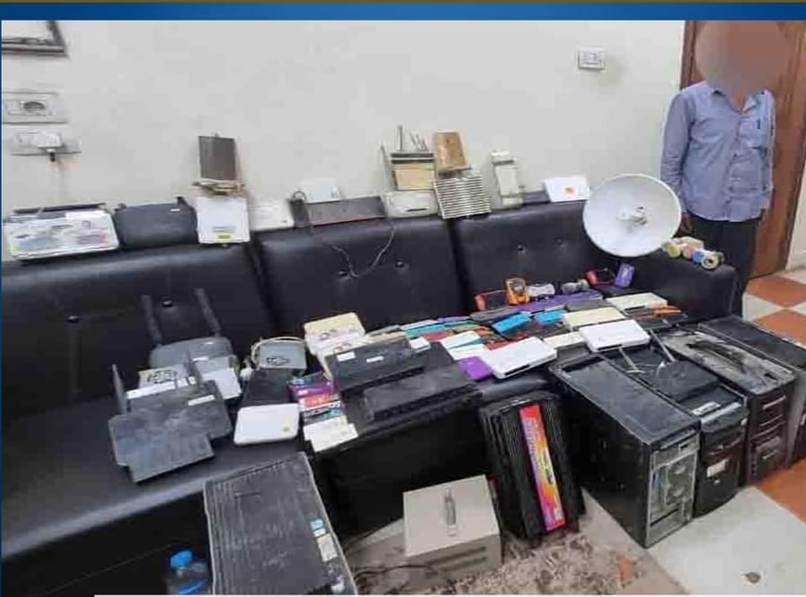 يدير محطة بث تلفزيوني بدون ترخيص
