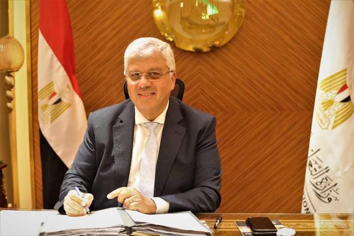 التعليم العالى تواصل ملاحقة الكيانات الوهمية 