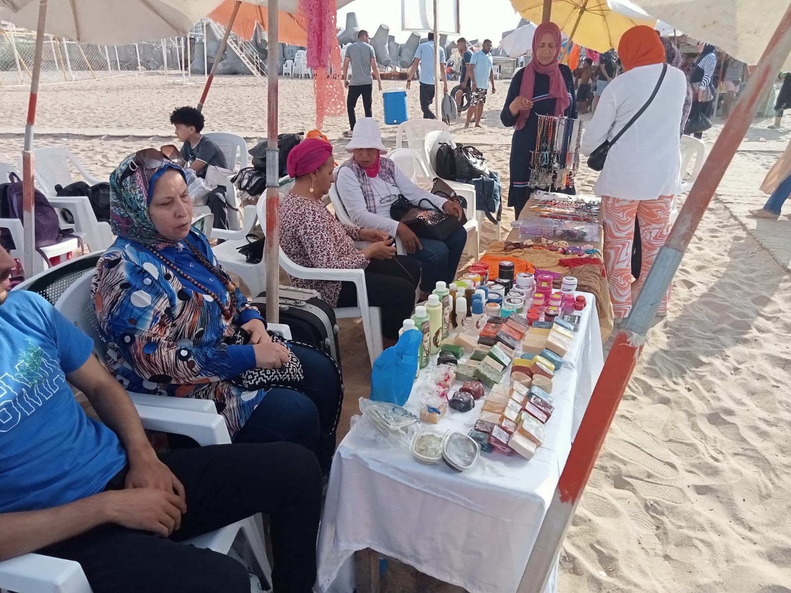 يوم ترفيهى لرواد شاطئ إسحاق حلمى..بالإسكندرية 