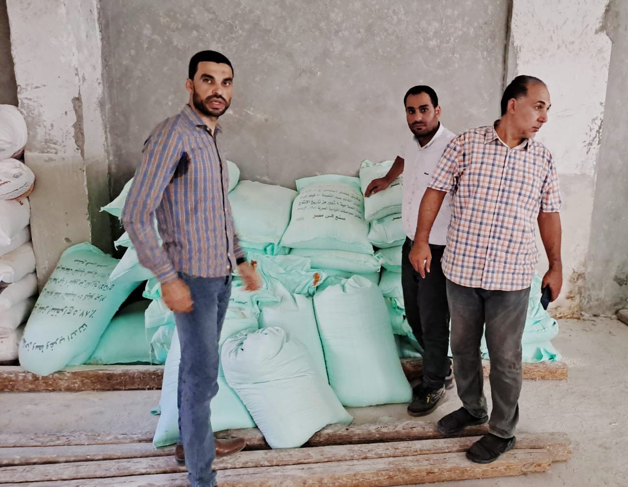 لحوم وكبده ومقرمشات ومياه غازية منتهيه الصلاحيه ومخالفات بالمخابز