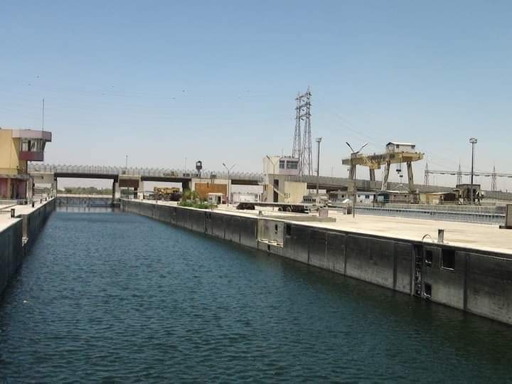 وزير الرى يتابع أعمال صيانة الأهوسة الملاحية بقناطر إسنا ونجع حمادى وأسيوط ودمياط