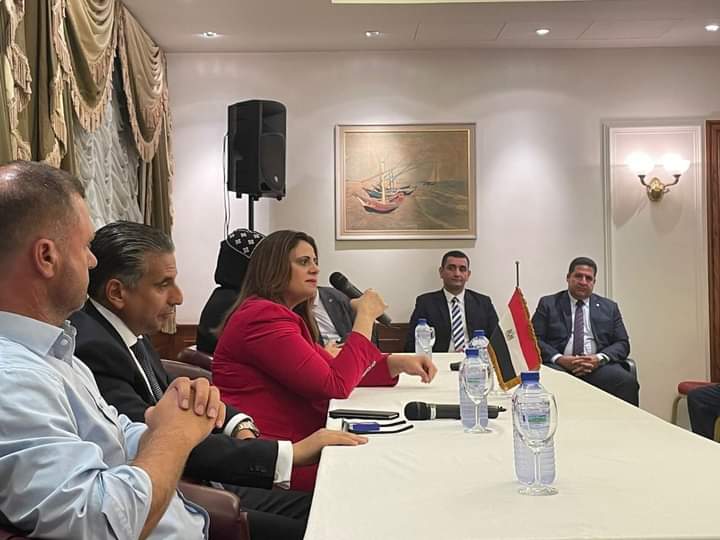 وزيرة الهجرة تلتقي أبناء الجالية المصرية العاملة والمقيمة فى قبرص