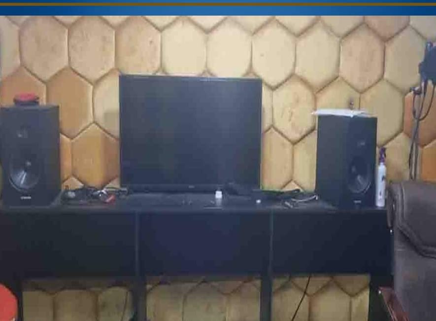 إستوديو تسجيل صوتى بدون ترخيص بالقاهرة