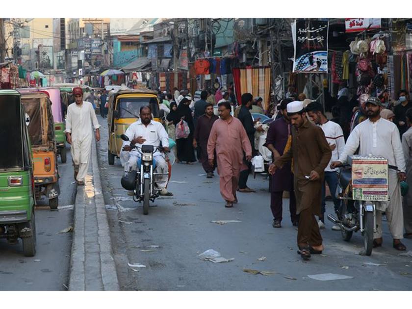 باكستان تسجل زيادة سكانية 35 مليون نسمة .. في 6 سنوات - الخبر لايف