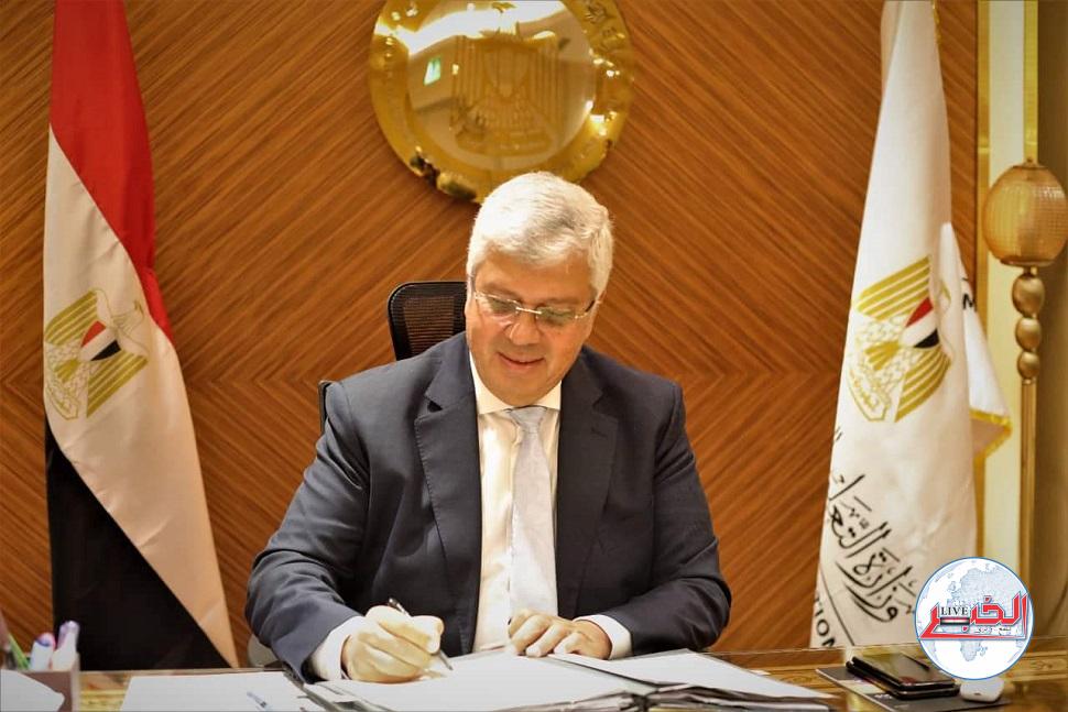عاشور : 3.7 مليون طالب وطالبة .. يستعدون لبدء العام الدراسى  الجديد