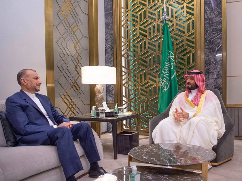 ولي العهد السعودي .. يلتقي وزير الخارجية الإيراني